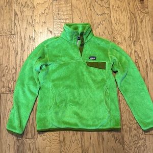 Womens Patagonia retool plush fleece pullover. Size medium.